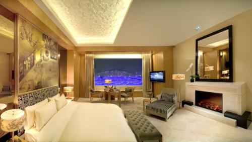 Modern bedroom furnishing in Dubai